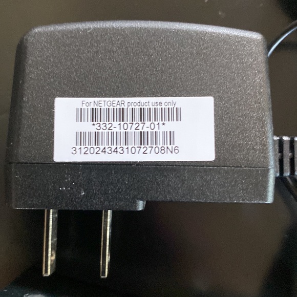 Netgear 5 port gigibit Ethernet splitter - Picture 4 of 4